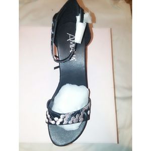NIB Womens Sz.8 Amiana Wedge Sandals